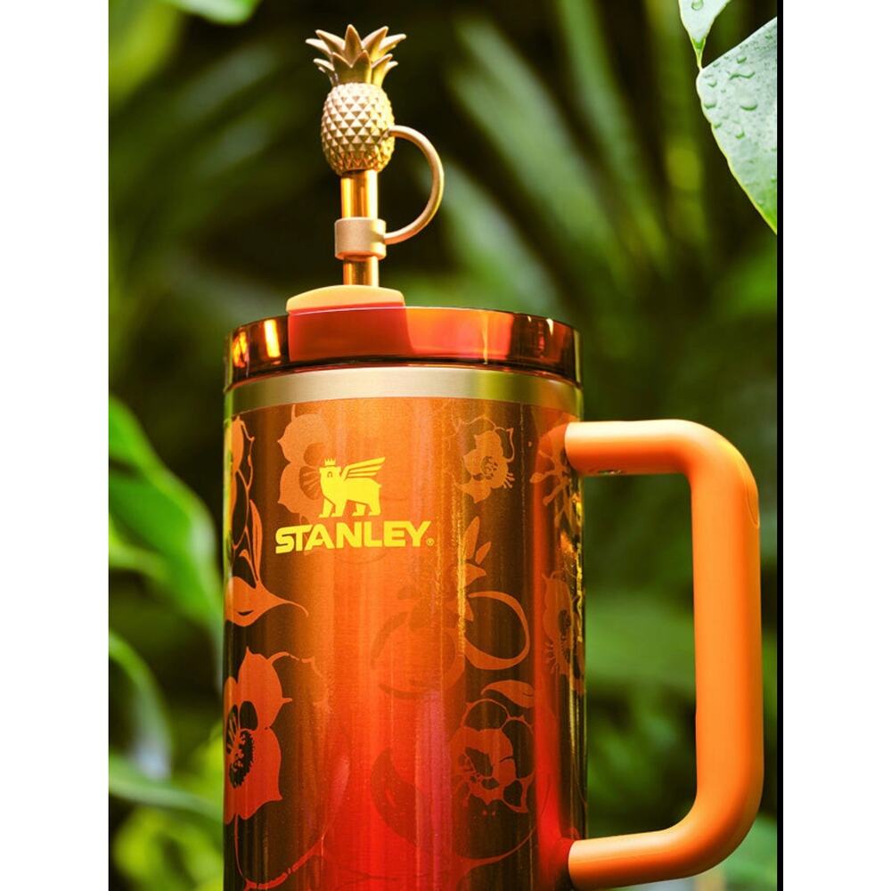 NIB The Stanley 1913 x KAROL G Quencher® H2.0 Flowstate 30 oz Tumbler - Picture 9 of 10